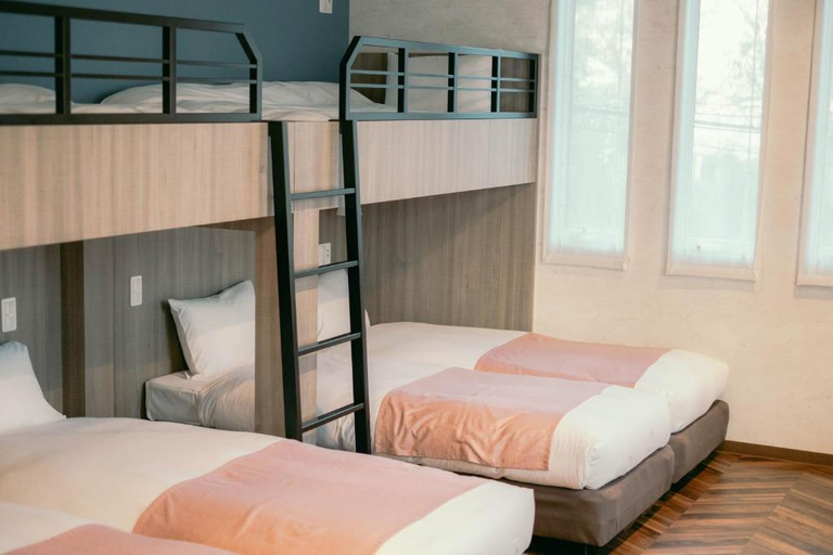 Bedroom 4, 7 Rooms Hotel & Cafe, Edogawa