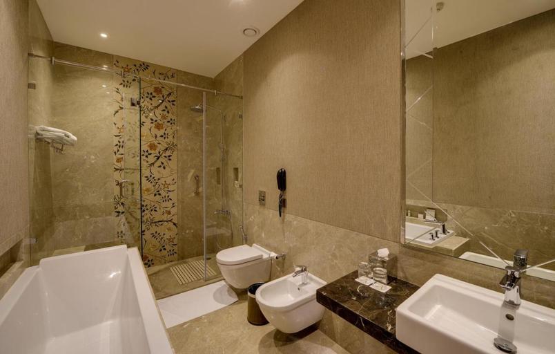 Bathroom 4, Niranta Airport Transit Hotel & Lounge Terminal 2 Arrivals/Landside, Mumbai Suburban