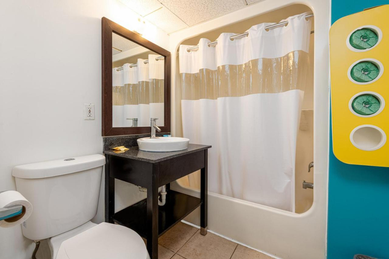 Bathroom 4, AIRE Hotel North Beach Jersey Shore, Ocean