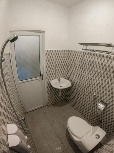 Bathroom, Hotel Mehara, West Manggarai