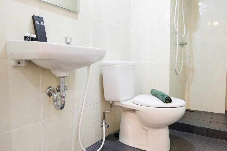 Bathroom 3, Fully Furnished 2Br Apartment at M-Town Residence, Tangerang