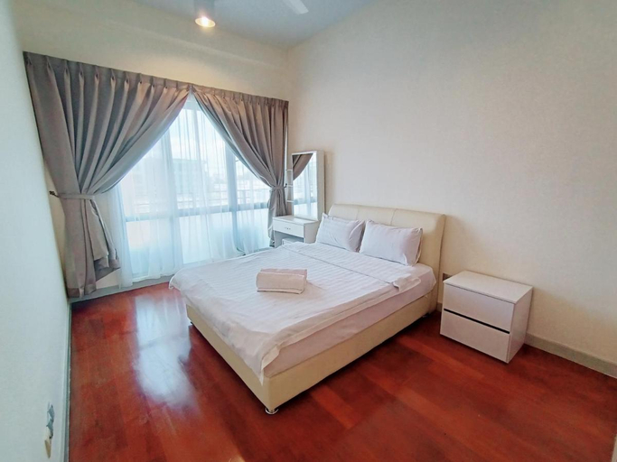 Bedroom 5, Deluxe Sunrise Suite Side Seaview Imago Loft B , Kota Kinabalu