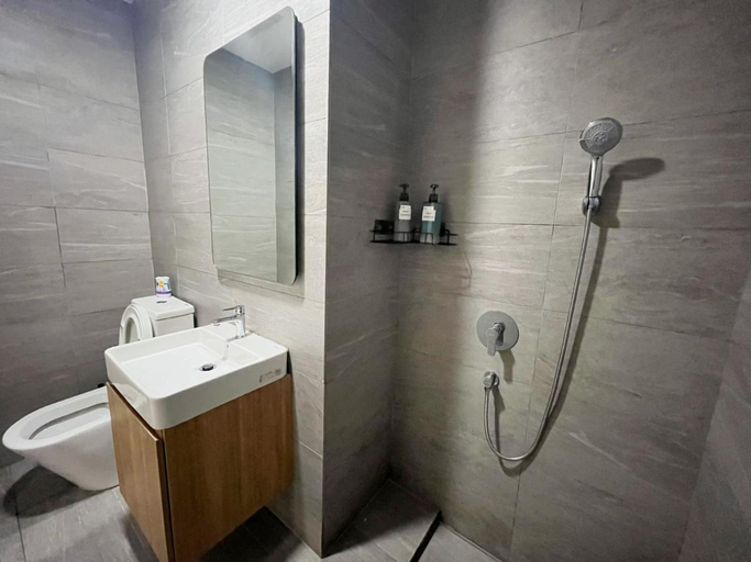Bathroom, Revo Aurora Pavilion Bukit Jalil @ NOONA, Kuala Lumpur