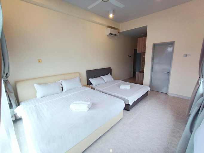 Bedroom 2, Deluxe Sunrise Suite Side Seaview Imago Loft B , Kota Kinabalu
