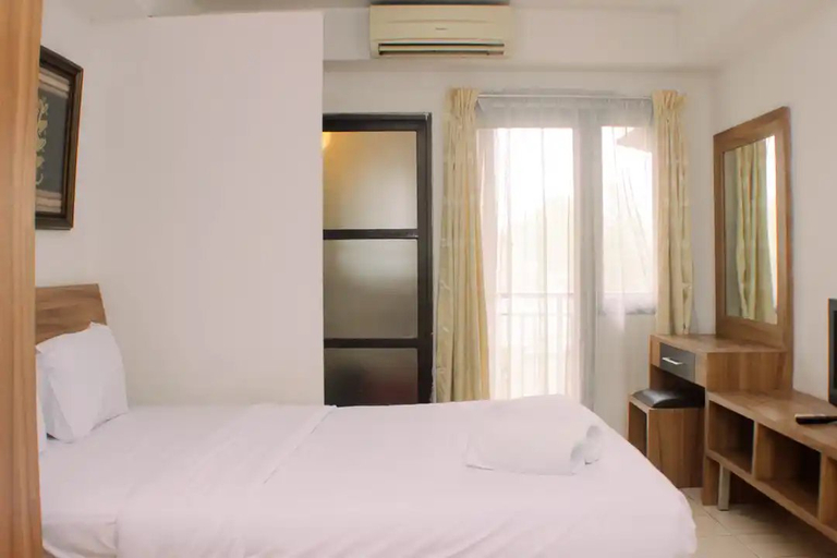 Bedroom 5, Warm Cozy Studio at Metropark Jababeka By Travelio, Cikarang