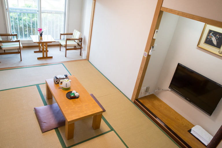 Others 4, Atami Red House, Atami