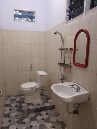 Bathroom, The Sanduk Homestay, Tana Toraja