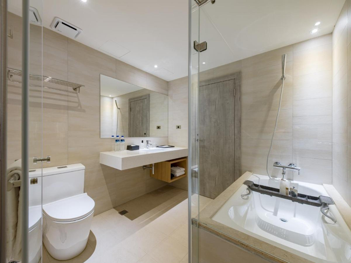 Bathroom 4, Dahu Park Hotel, Taipei City