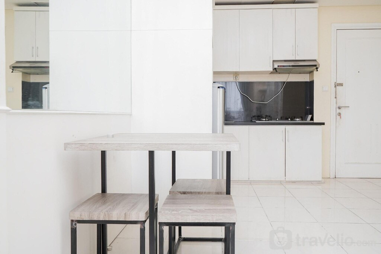 Others 4, Fully Furnished with Comfortable Design 1BR Apartment Silkwood Residences By Travelio, Tangerang