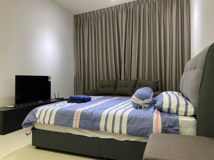 Bedroom 3, Super well maintain KL City Centre Suite For 4 pax, Kuala Lumpur
