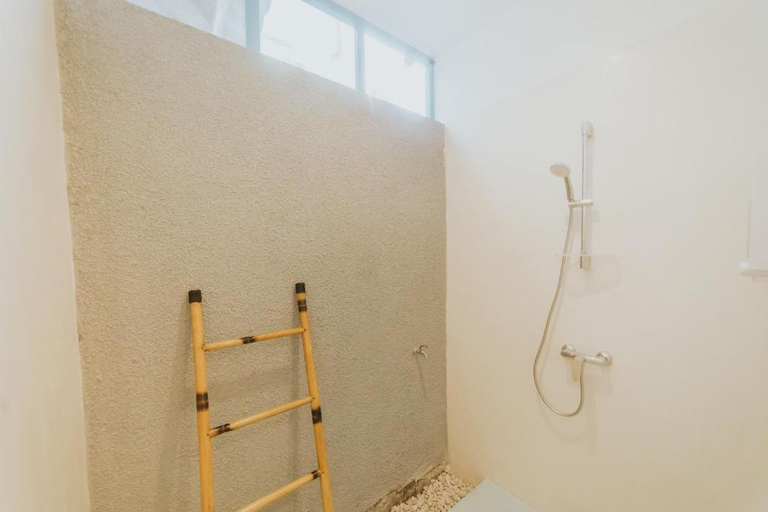 Bathroom 2, Birru Inn, Lombok