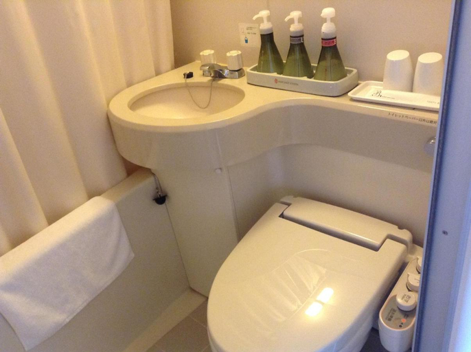 Bathroom 2, Matsumoto Tourist Hotel, Matsumoto