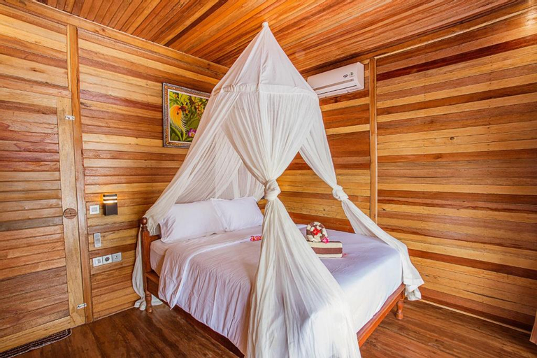 Bedroom 2, Wooden Beach Sunset Cottages, Klungkung
