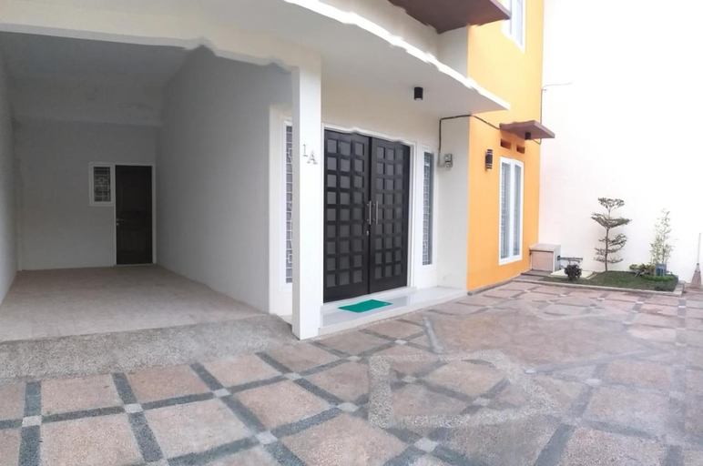 Exterior & Views, Oemah Arma Rinjani-2 (infinity pool and wifi), Malang