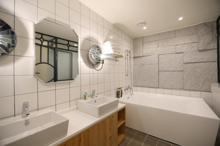 Bathroom 4, February Hotel Sungseo, Dalseong