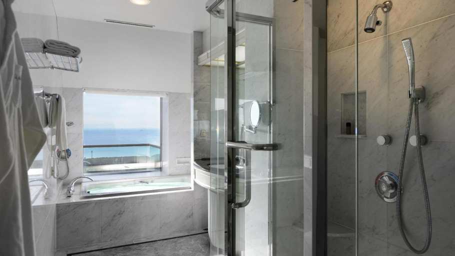 Bathroom 4, Hotel New Otani Makuhari, Chiba