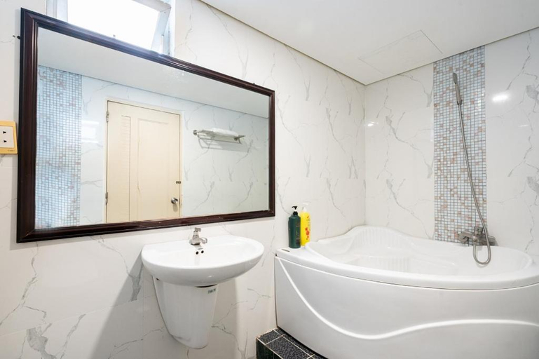 Bathroom 4, Daystar Hotel Ben Thanh, District 1