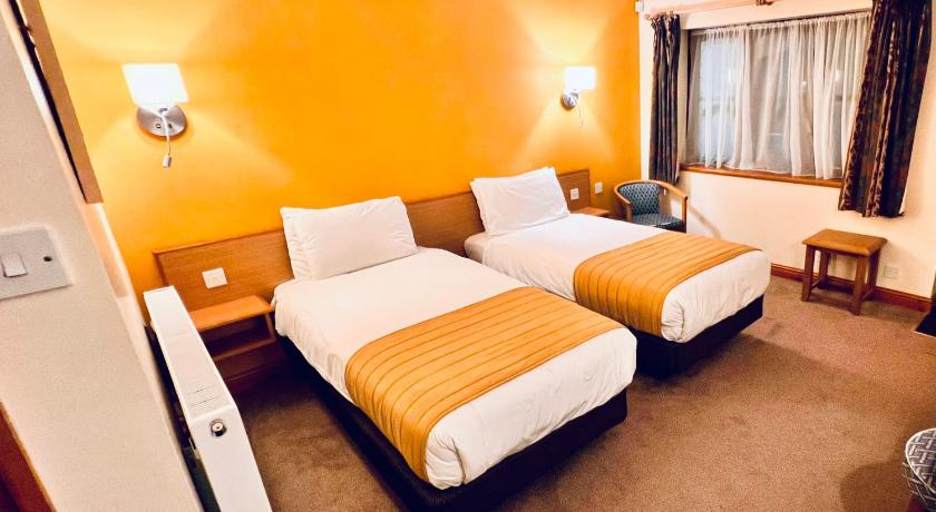 Bedroom 2, Tollgate Hotel & Leisure, Stoke-on-Trent