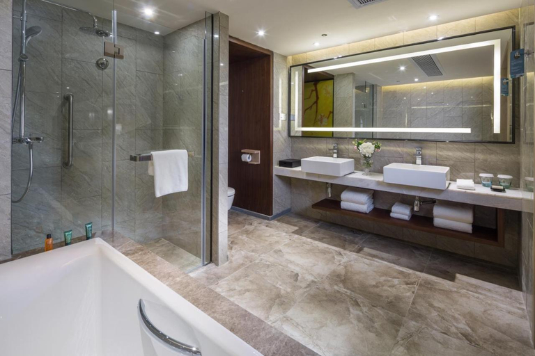 Bathroom 4, Hilton Garden Inn Zhongshan Guzhen, Zhongshan