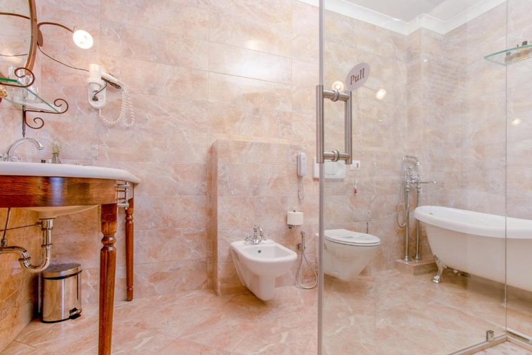 Bathroom 4, Garden Hotel Pristina, Priština