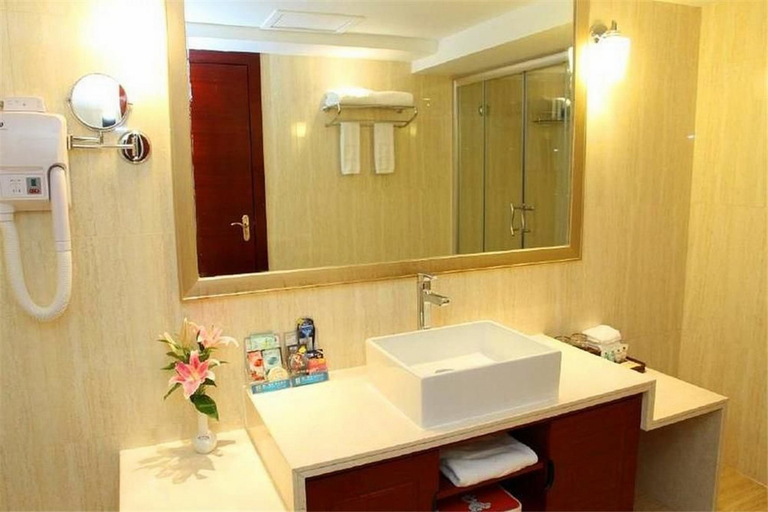 Bathroom, Lijiang Adange Hotel, Lijiang