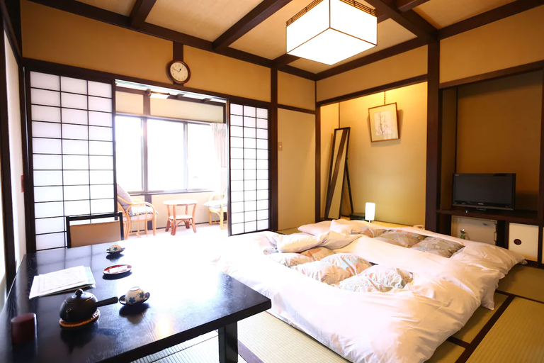 Bedroom, Izumiya Zenbe Hotel, Matsumoto