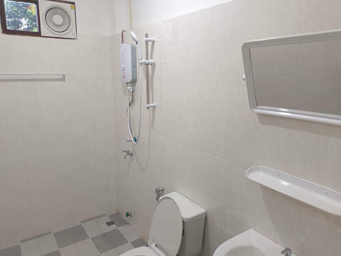 Bathroom 3, Dok Champa Resort, Vangvieng