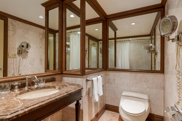 Bathroom, The Blakely Hotel by LuxUrban, New York