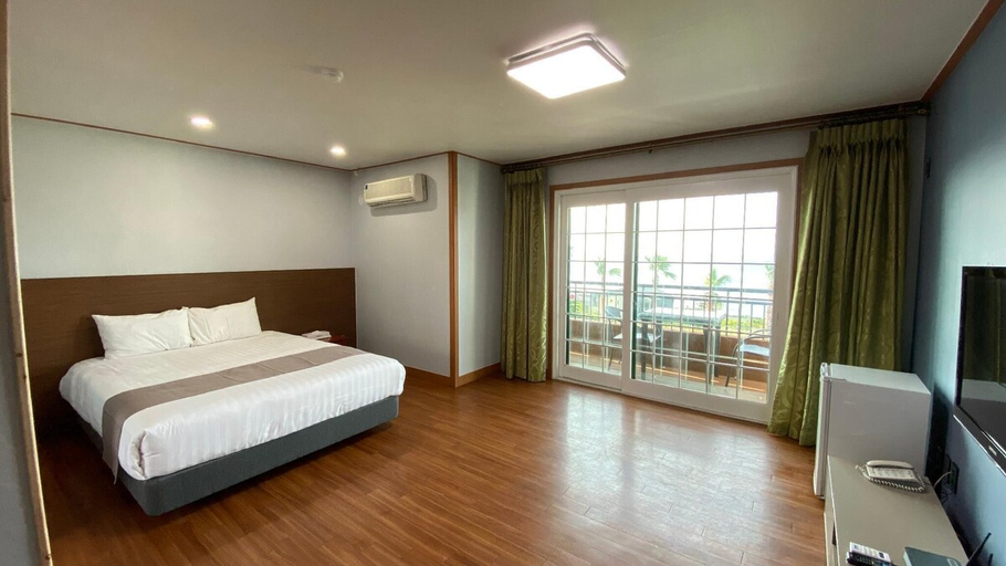 Bedroom 3, Sea Cliff Hotel Jeju, Jeju