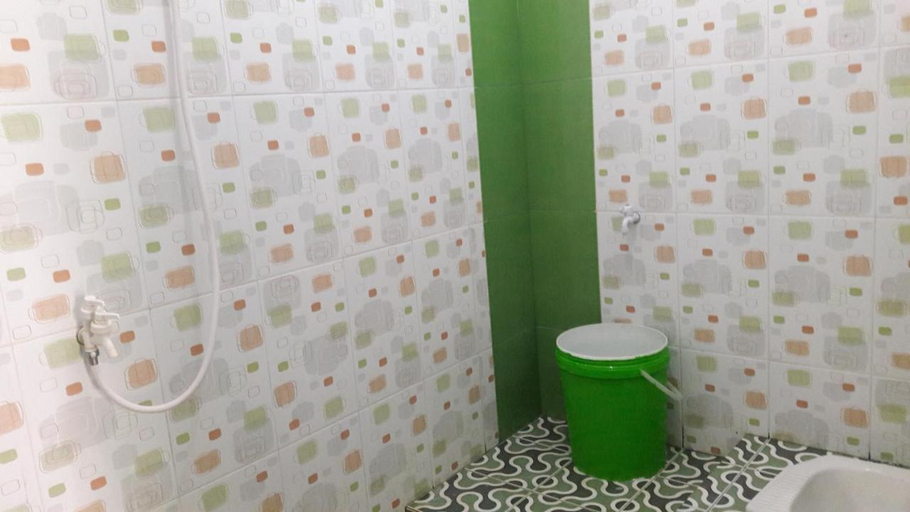 Bathroom 2, AAL Homestay Syariah, Sabang