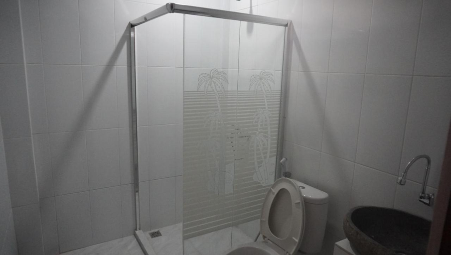 Bathroom 5, JOGLO Greenhouse, Sleman