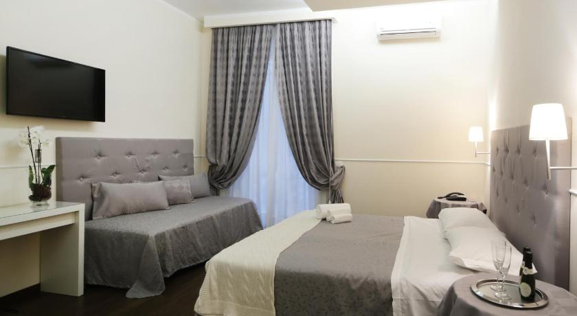 Bedroom 3, Hotel Caesar Palace, Messina