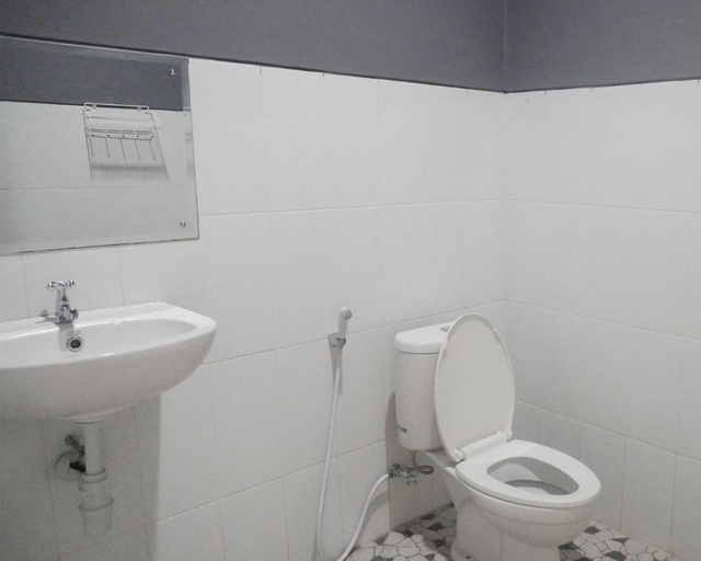 Bathroom 2, JOGLO Greenhouse, Sleman