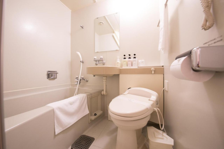 Bathroom, Hotel Satsukien, Kanoya