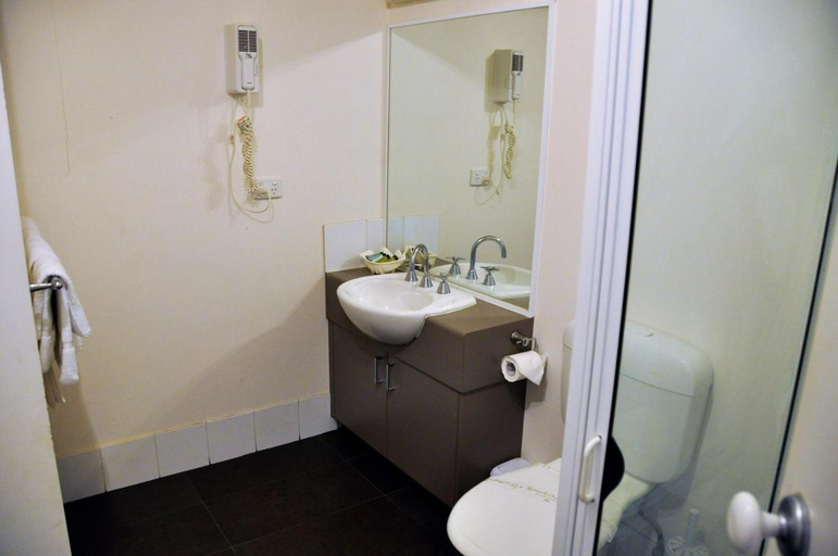 Bathroom, A Great Ocean View Motel, Colac-Otway - South