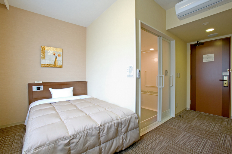 Bedroom 4, Hotel Route-Inn Yatsushiro, Yatsushiro