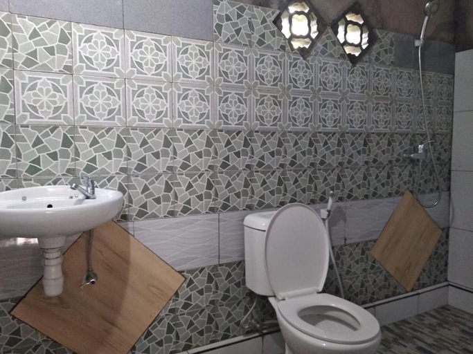 Bathroom, Mountain Blue Cottage, Pai