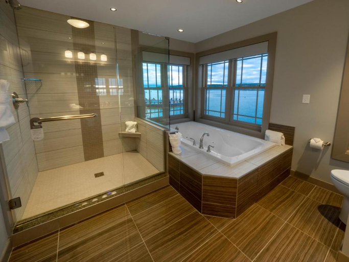 Bathroom 4, Chautauqua Harbor Hotel - Jamestown, Chautauqua