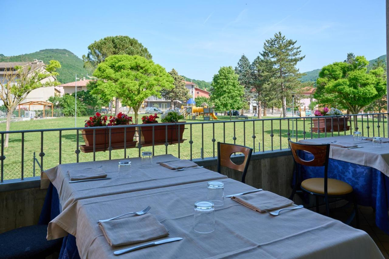 Others 5, Albergo Shine, Pesaro E Urbino