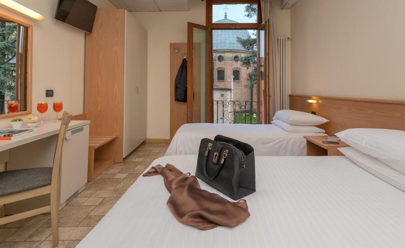 Bedroom 4, CASA DEL PELLEGRINO, Genova