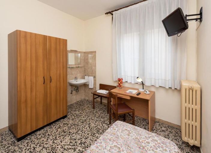 Bedroom 5, CASA DEL PELLEGRINO, Genova