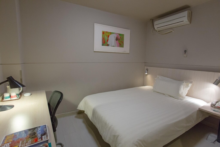 Bedroom 3, Jinjiang Inn Shanghai Lujiabang Road Metro Station, Shanghai