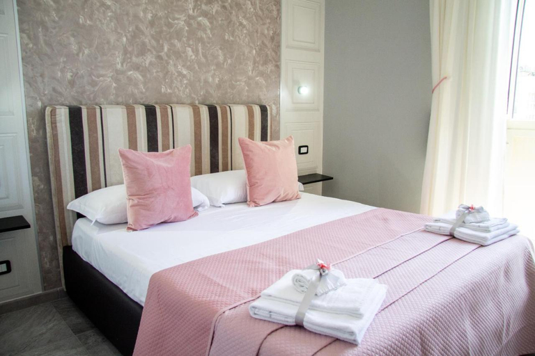 Bedroom 2, Pisacane Family, Napoli