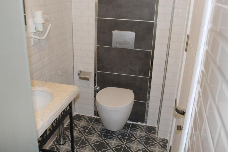 Bathroom 3, Good Night Hotel Istanbul, Fatih