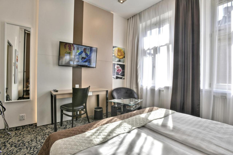 Bedroom 3, Machova, Praha 2