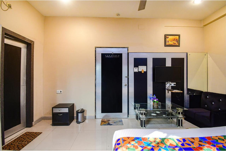 Bathroom 2, Fabhotel Prime Rockstar Suites, Kolkata