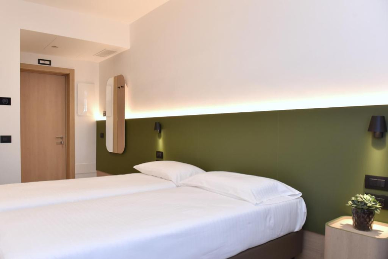 Bedroom 3, CASA DEL PELLEGRINO, Genova