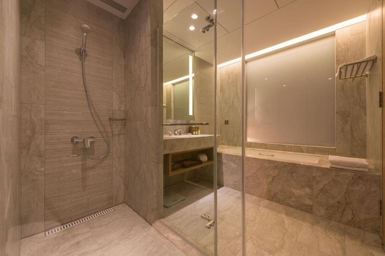 Bathroom 3, Golden Lake Hotel, Kinmen
