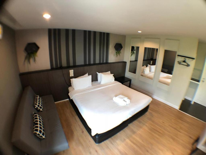 Bedroom 2, Takahashi Kokusai Hotel, Takahashi