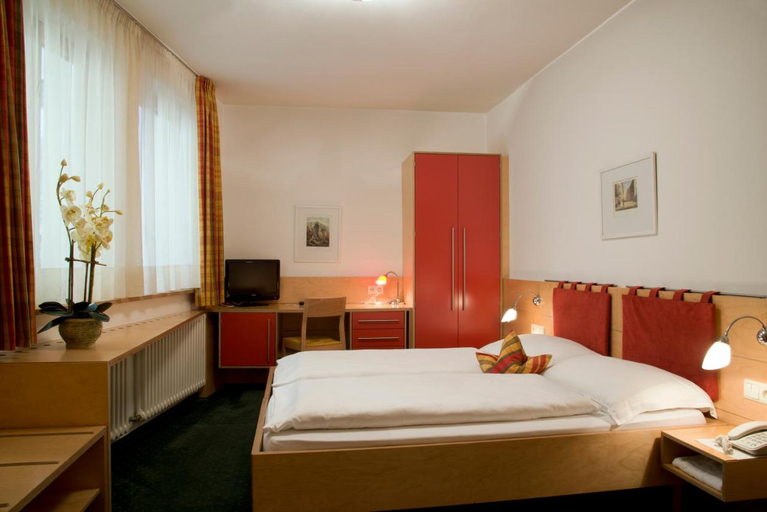 Bedroom 5, Hotel Figl, Bolzano